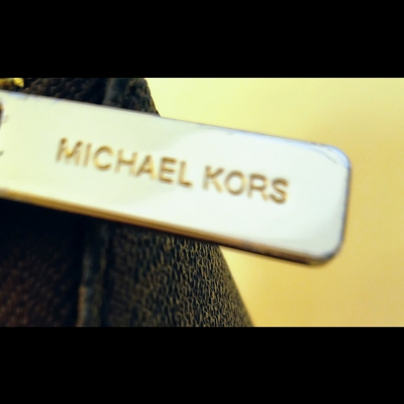 MICHAEL KORS Clutch Wallet - Picture 16 of 16